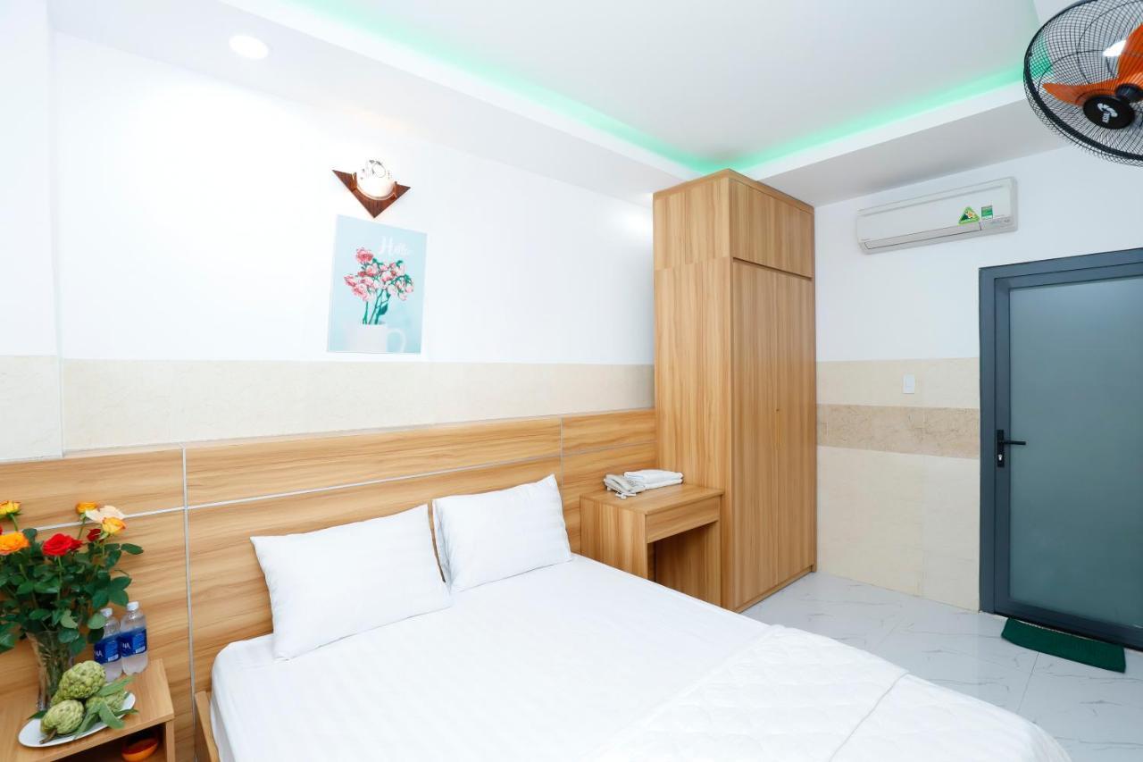 Luxury Hotel Ho Chi Minh City Exterior photo
