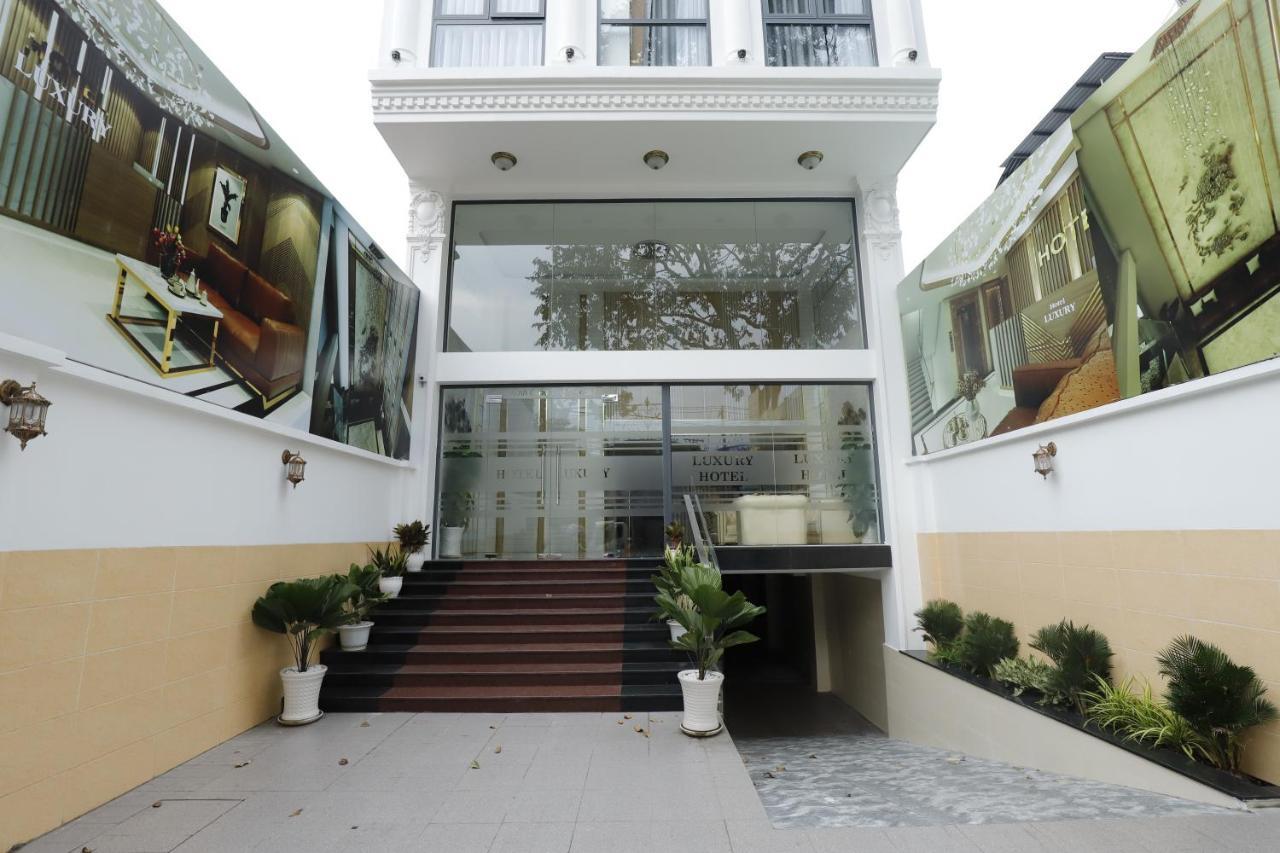 Luxury Hotel Ho Chi Minh City Exterior photo